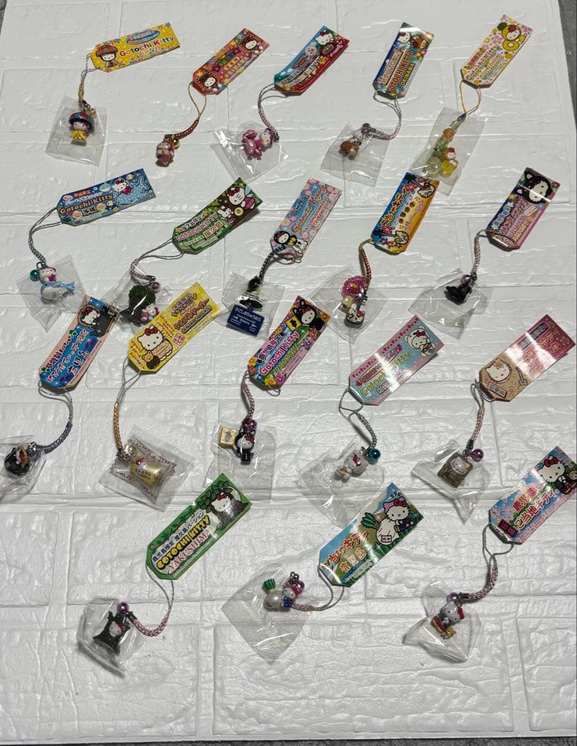 最終値下げハローキティご当地キティストラップ 18個（バラ売り不可）沖縄 鹿児島