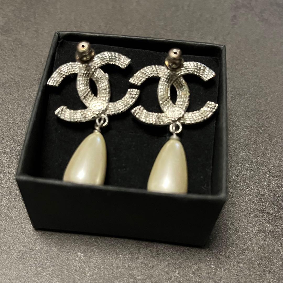 CHANEL ノベルティ　ピアス