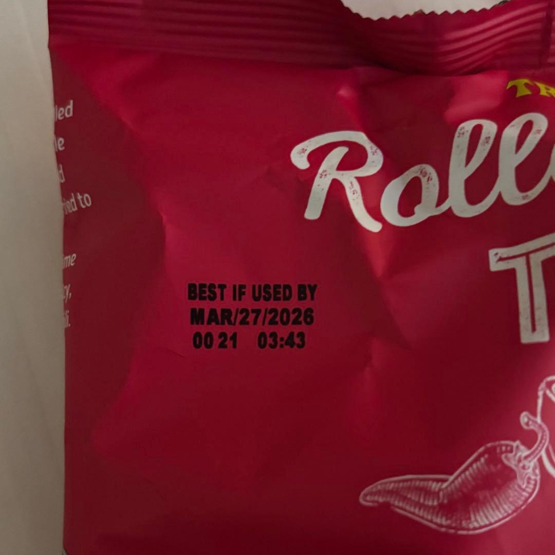 リンツ スニッカードゥードゥル シナモン 2袋、トルティーヤ2袋