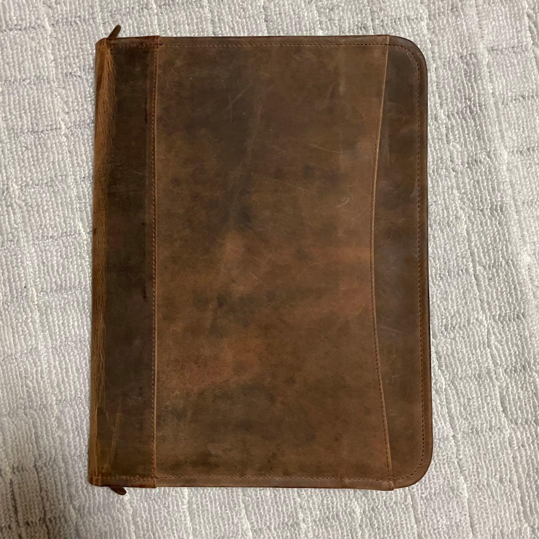 新品未使用品！本革製レザーパッドフォリオ　ラウンドファスナー　A4 ギフトペン付