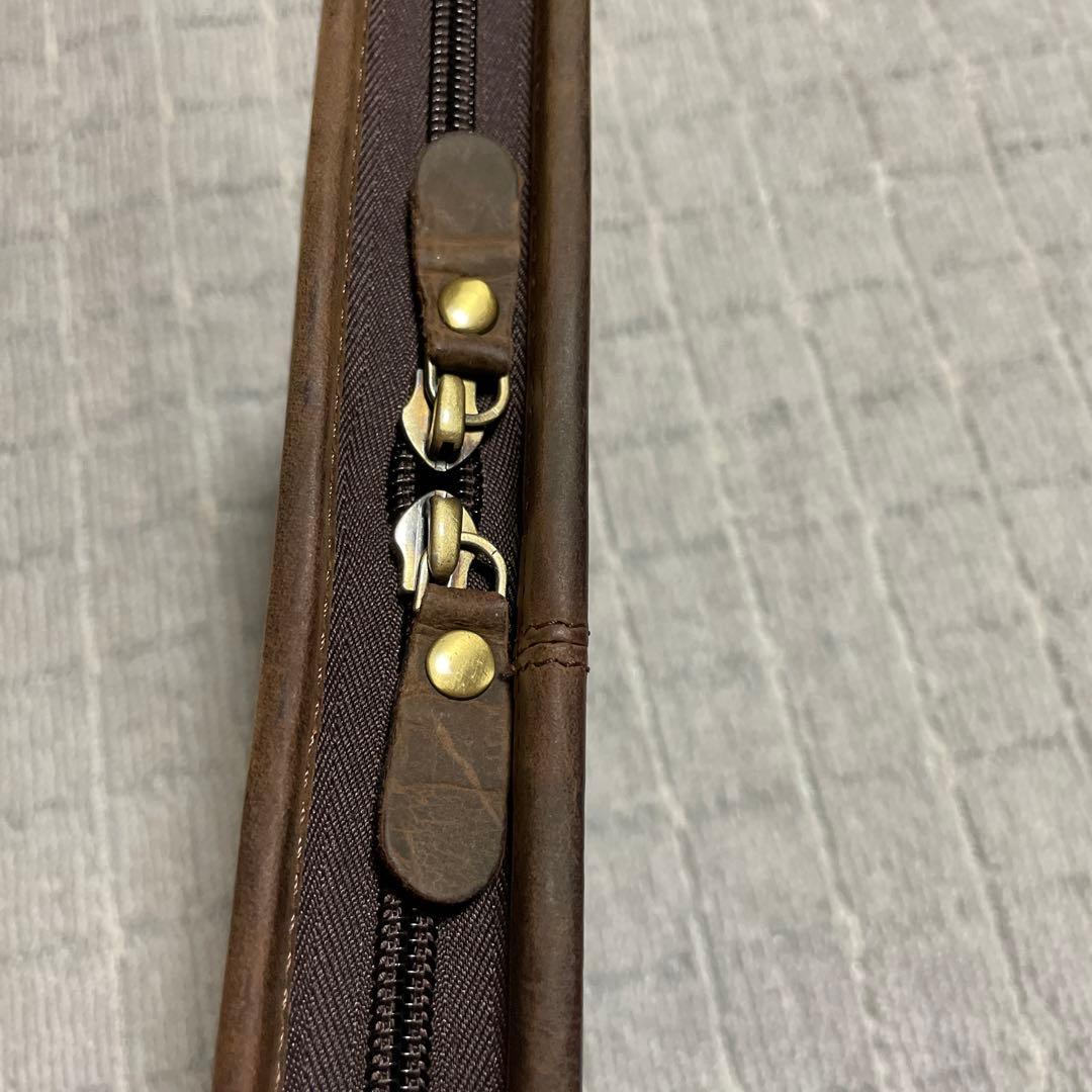 新品未使用品！本革製レザーパッドフォリオ　ラウンドファスナー　A4 ギフトペン付