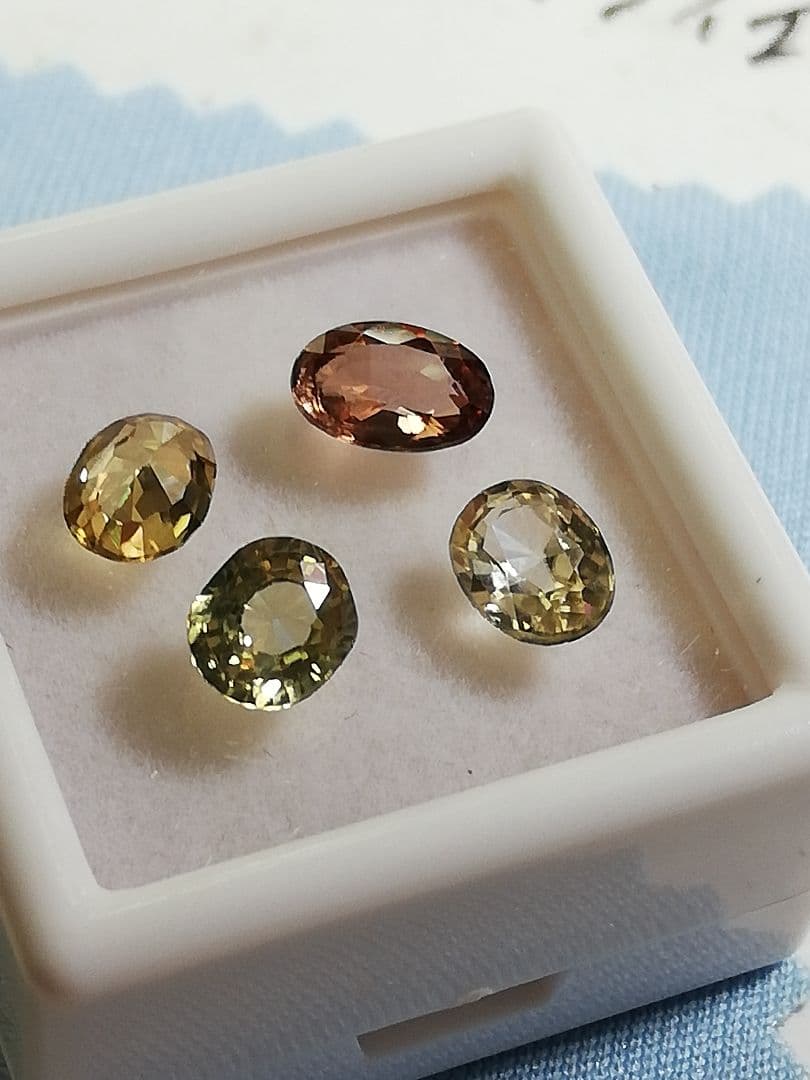 天然！4色 キラキラジルコン ルース　 希少カラー