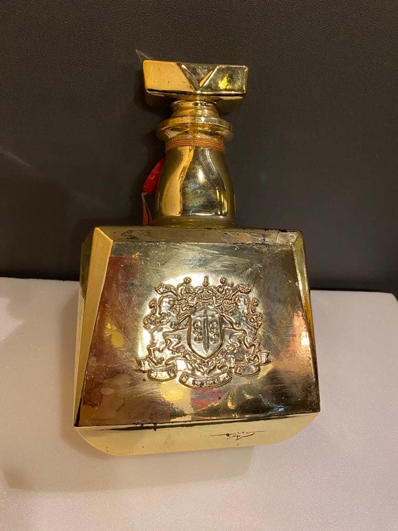 サントリーローヤル古酒ゴールドラベル干支羊モデル