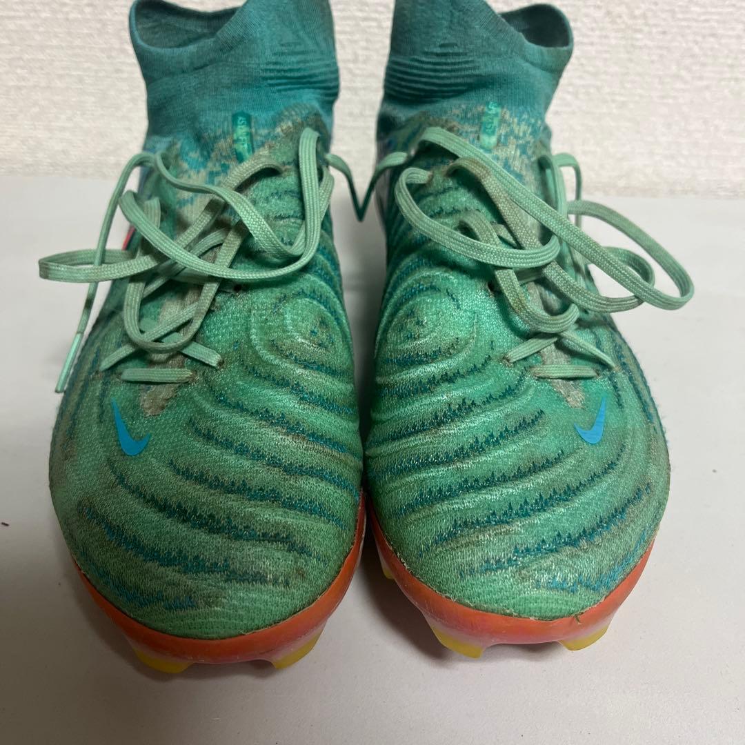 NIKE ファントムルナ2エリート LV8 FG