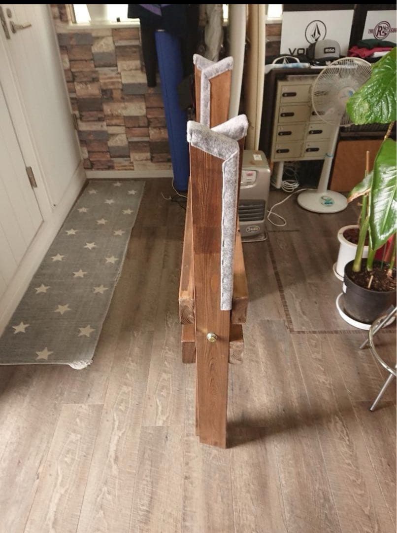 サーフボード用木製メンテナンススタンド