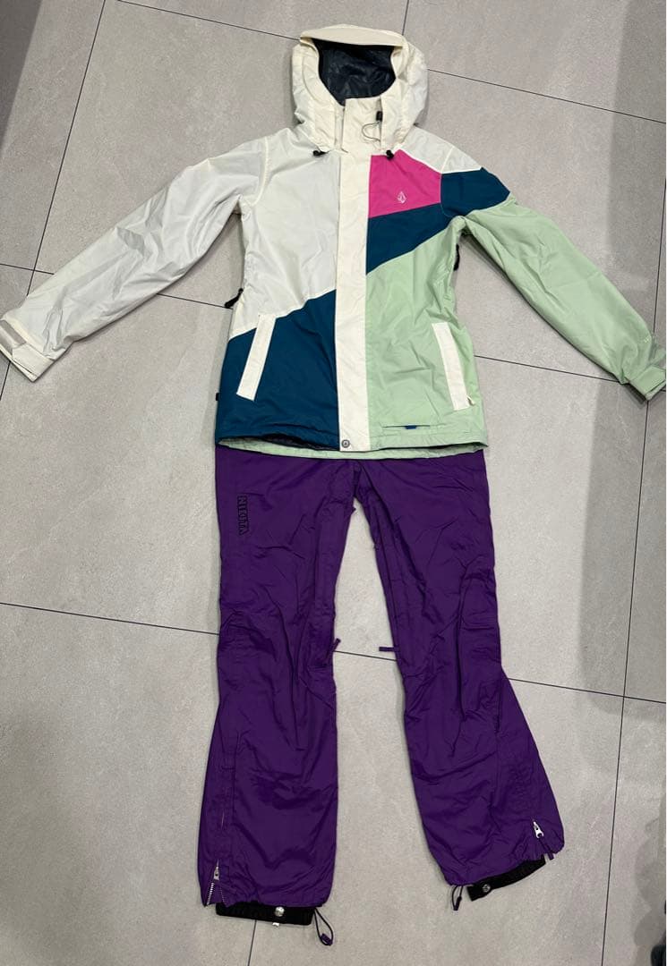 VOLCOM NIKITA ボードウェア　上下セット