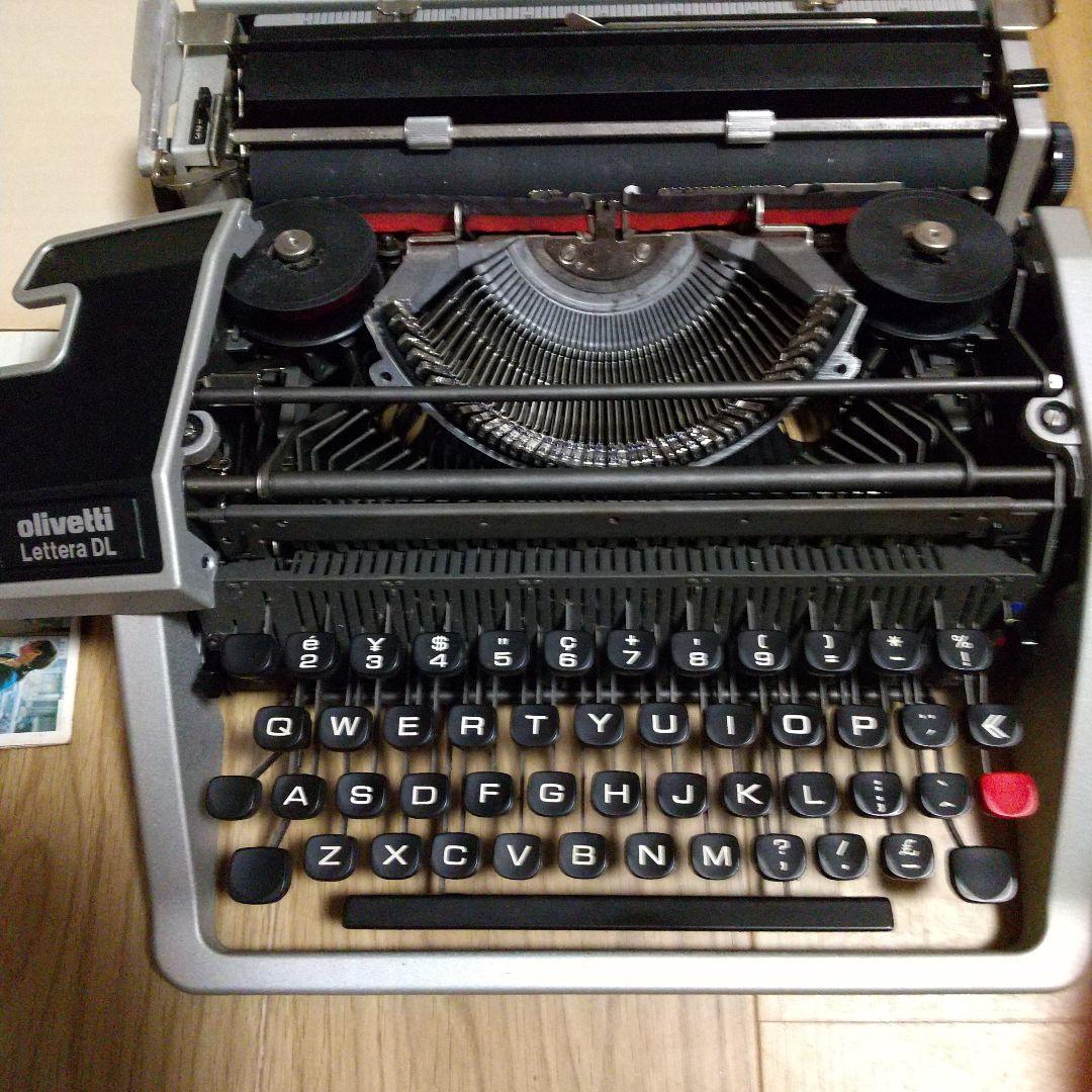 オリベッティタイプライター