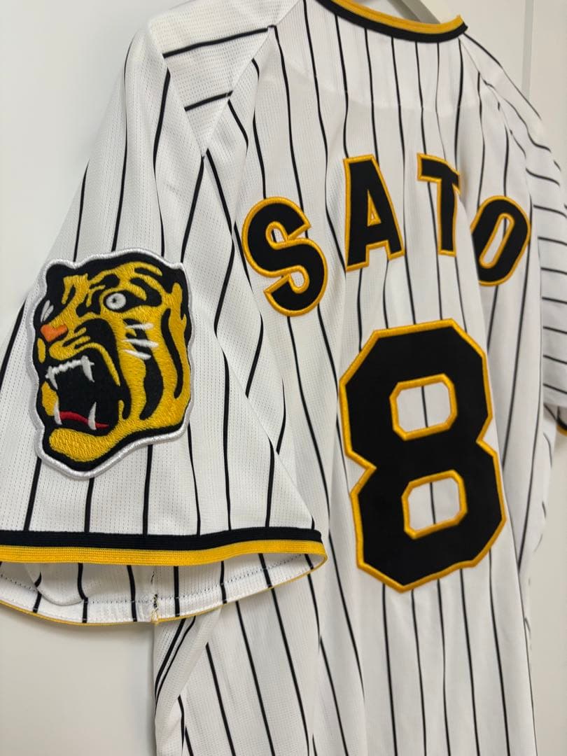 阪神タイガース ユニフォーム Lサイズ 佐藤輝明 8
