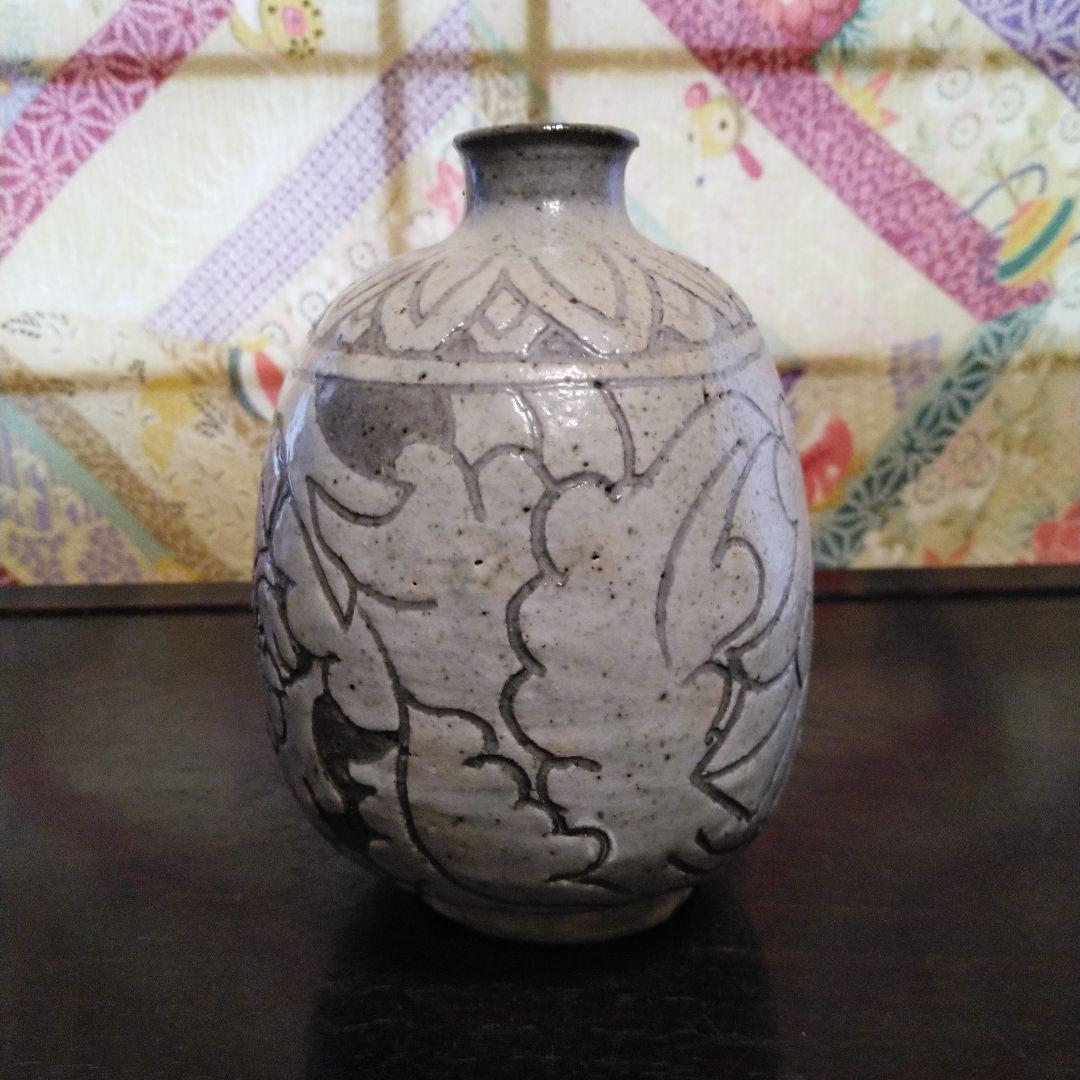 NO406 粉青沙器　魚絵壺　韓国陶器