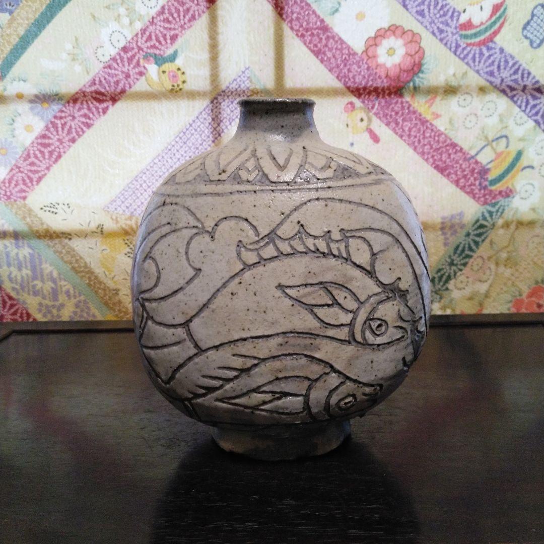 NO406 粉青沙器　魚絵壺　韓国陶器