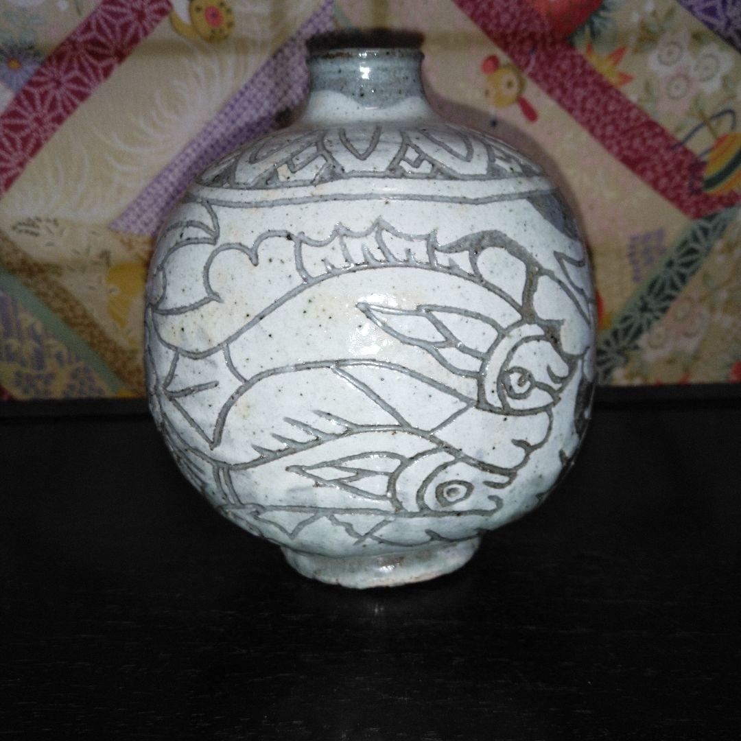 NO406 粉青沙器　魚絵壺　韓国陶器