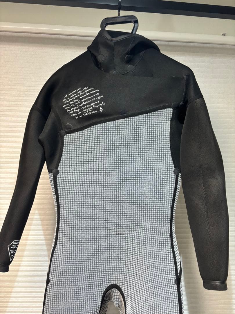 新品VOLCOM ボルコム セミドライ 5ミリフード 真冬ウェットスーツメンズL