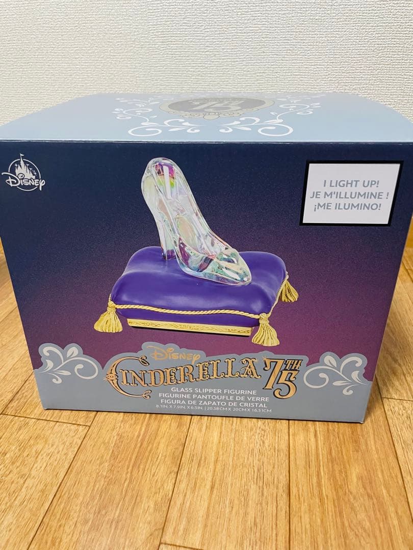 ディズニーストア シンデレラ フィギュア ライトアップ ガラスの靴 75th