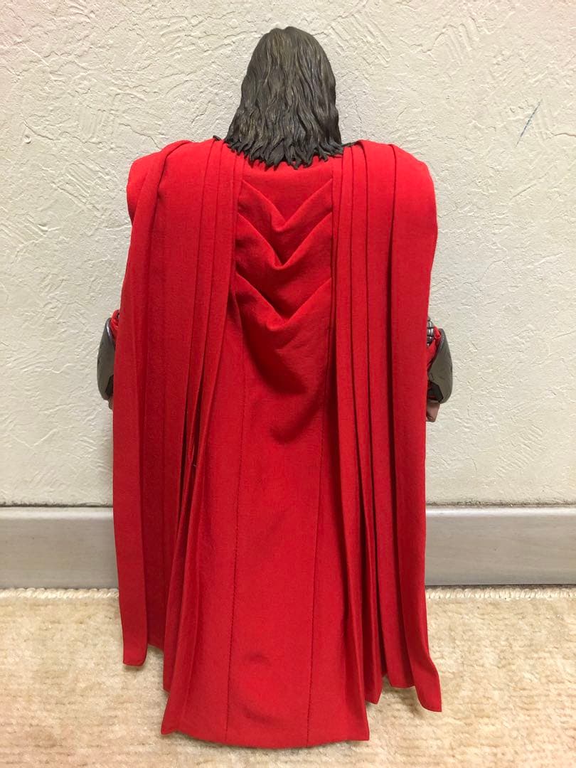 ホットトイズ　2体セット　アベンジャーズ　ロキ　ソー　ディズニー　エンドゲーム