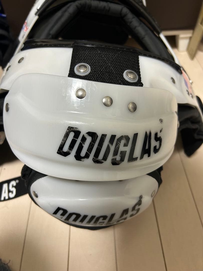 今週まで値下げ　Douglas FF17 S ショルダーパッド 17-18インチ