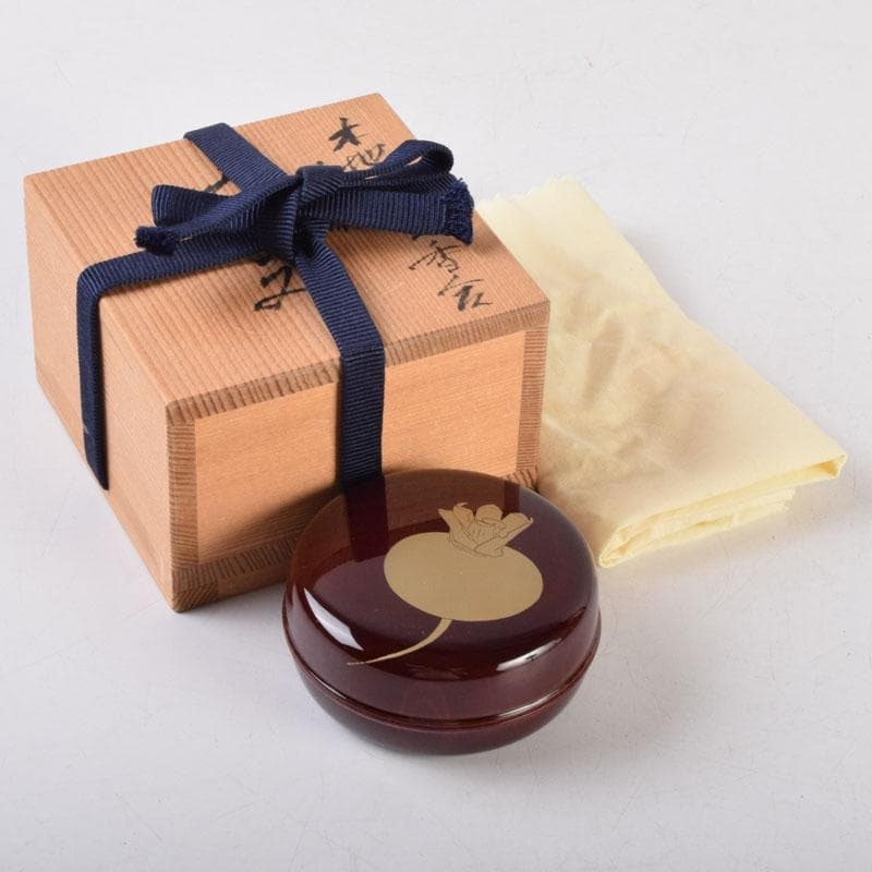 人間国宝　山下義人作　屋島神社古材　木地　呂塗　蕪蒔絵　香合　共箱　V　8927