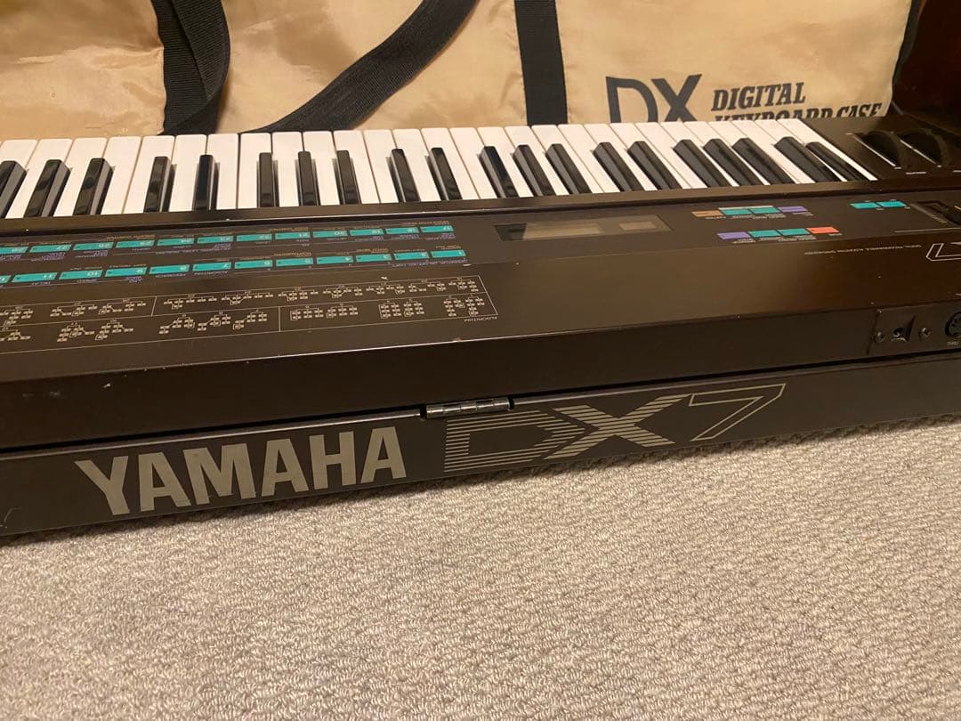 Yamaha DX7 デジタルシンセサイザー
