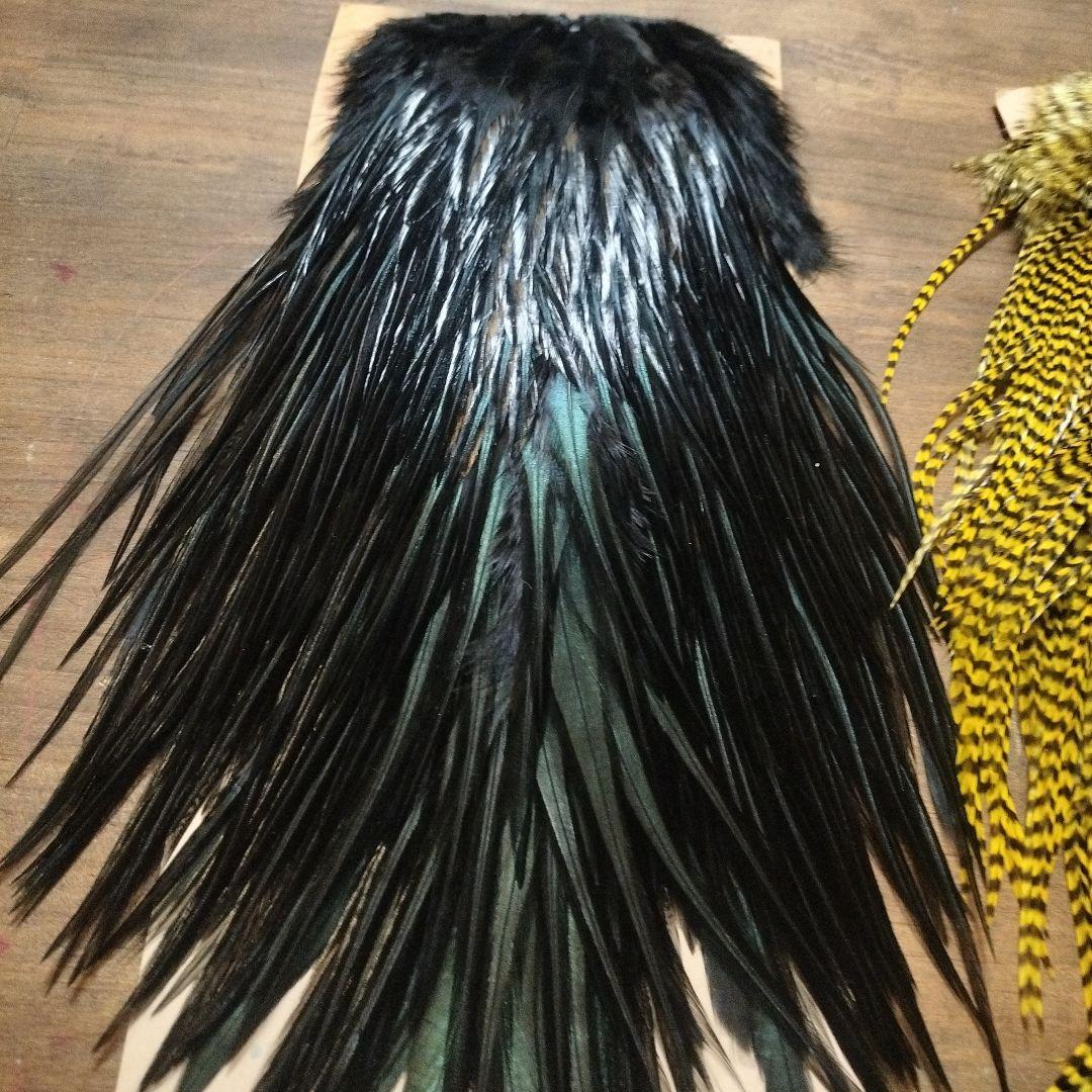 ​【良質】フライタイイング用 サドルハックル 2色セット（グリズリー染色他）