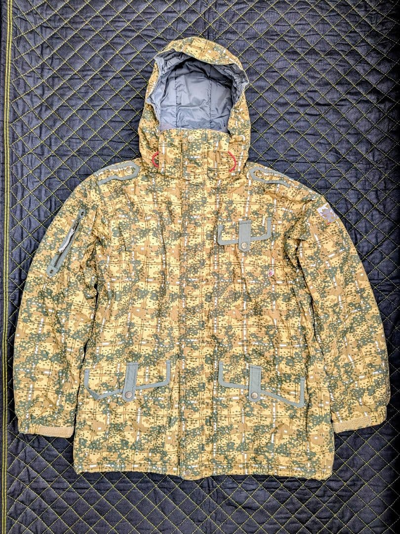 ダイワ DAIWA OUTBLAZE Lサイズ 迷彩防寒防水 フィッシングスーツ