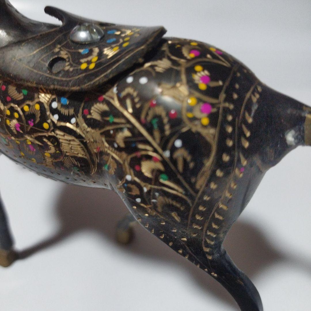 アンテーク　装飾的な金属製馬の彫刻