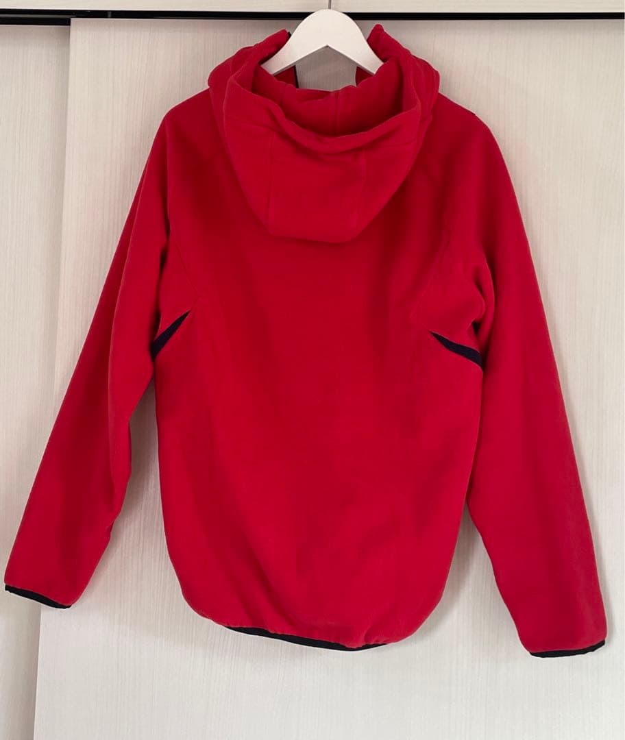 カープ×デサント　フリースパーカー