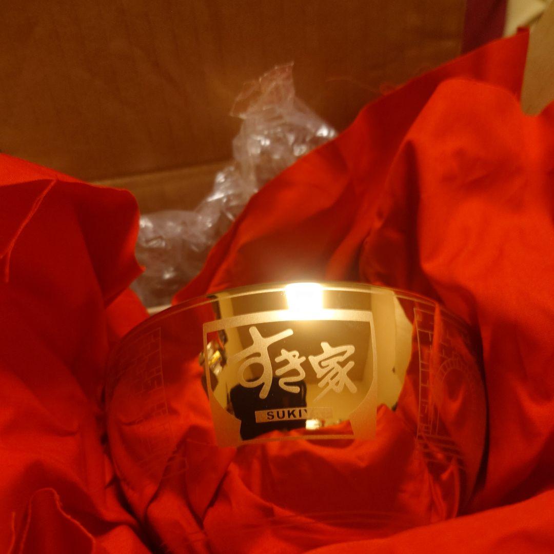 底値スタート。すき家 金の丼、金の箸セット