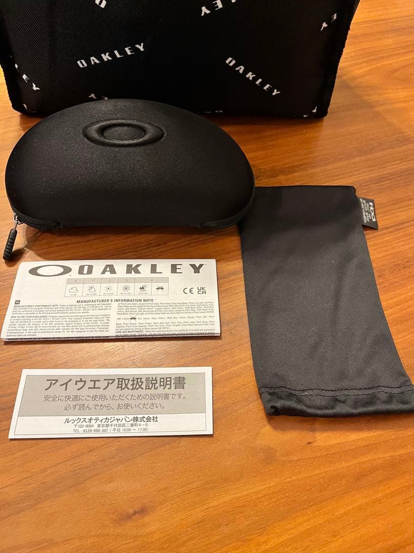 【未使用】オークリー スートロ レッドレンズ＋交換用レンズ付／付属品完備