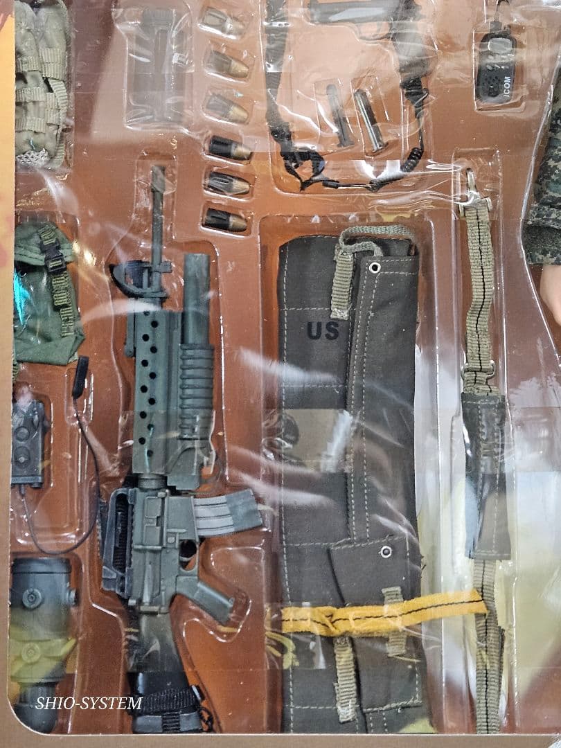 【未使用品】ホットトイズ 1/6 アメリカ海兵隊 女性兵士