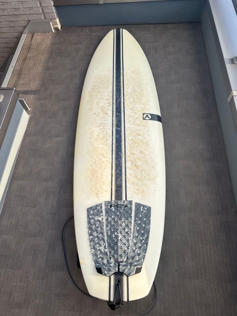 AGENCY サーフボード　リーシュ、フィン、ボードカバー、デッキパッド付き