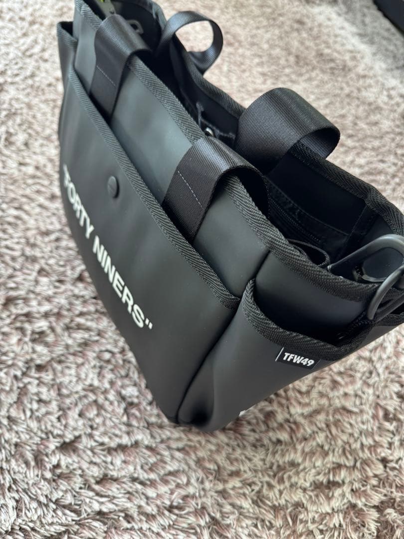 s*a様 新品・未使用 TFW49 LEATHER ROUND BAG