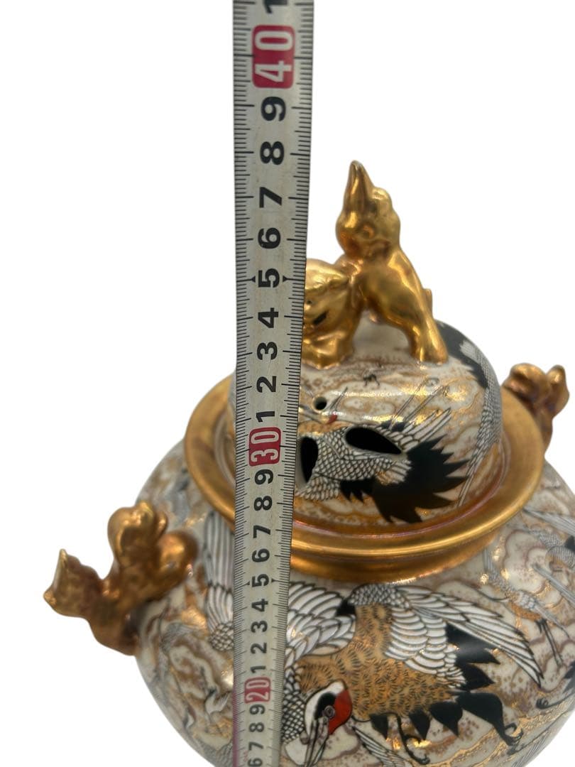 蓋付金襴手細密人物図三足飾壺 薩摩焼 明治時代 色絵 金彩 香炉 骨董品