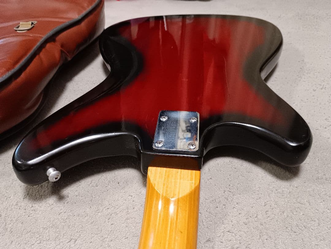 【メンテナンス済み 交換部品多数】Kawai カワイ エレキベース ケース付き