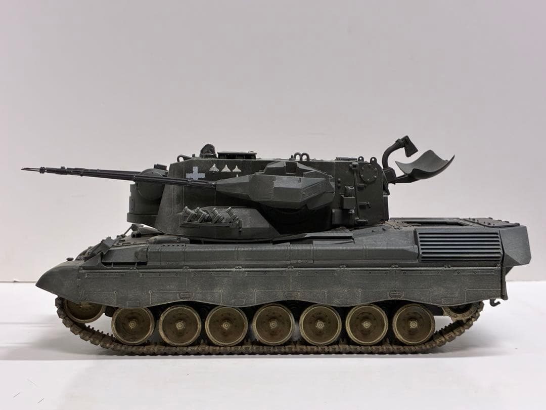 タミヤ　1/35 ゲパルト　完成品　戦車　模型　プラモデル　