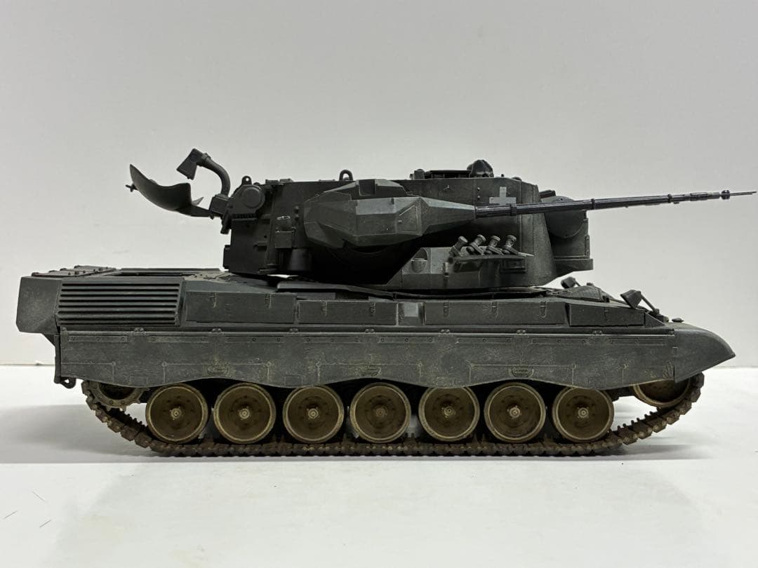 タミヤ　1/35 ゲパルト　完成品　戦車　模型　プラモデル　