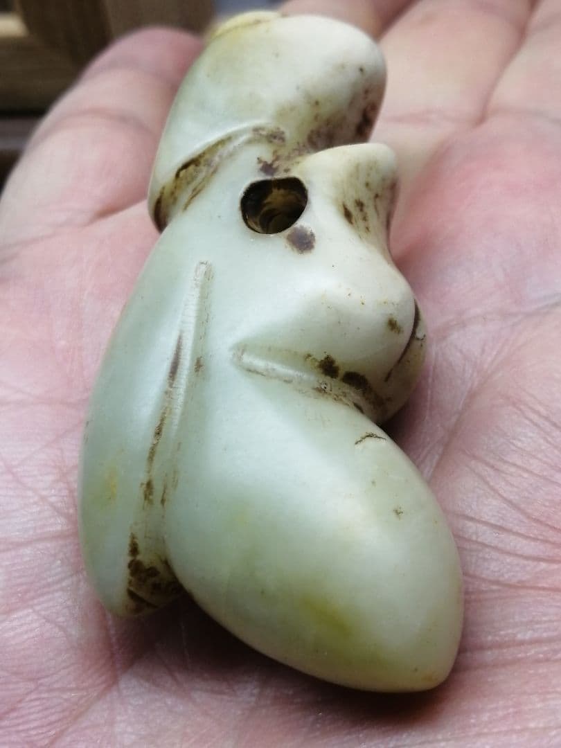 ★縄文期『糸魚川翡翠獣形勾玉』出土品　7.3cm　儀式勾玉　非常に珍しい勾玉です
