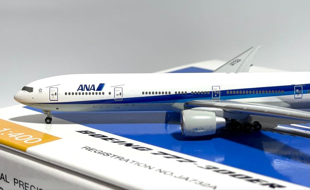 全日空商事 1/200 B777-300ER ANA NH40013