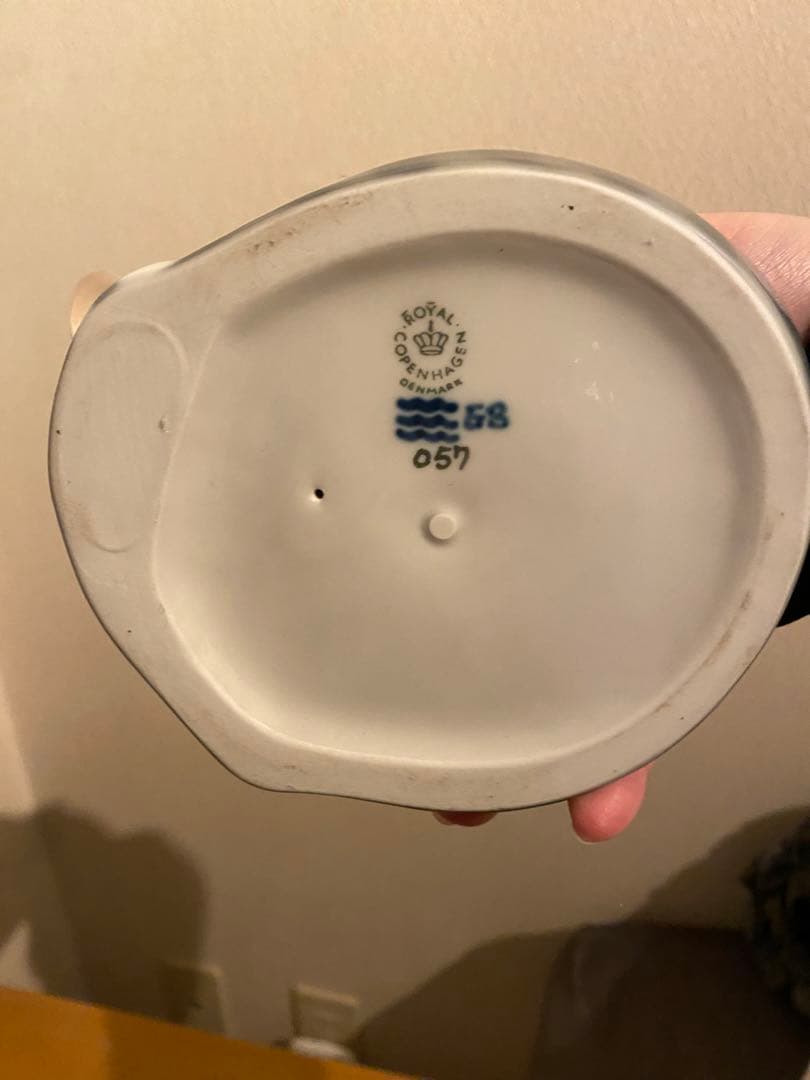 ロイヤルコペンハーゲン　フィギュリン　眠り猫　置き物　北欧雑貨