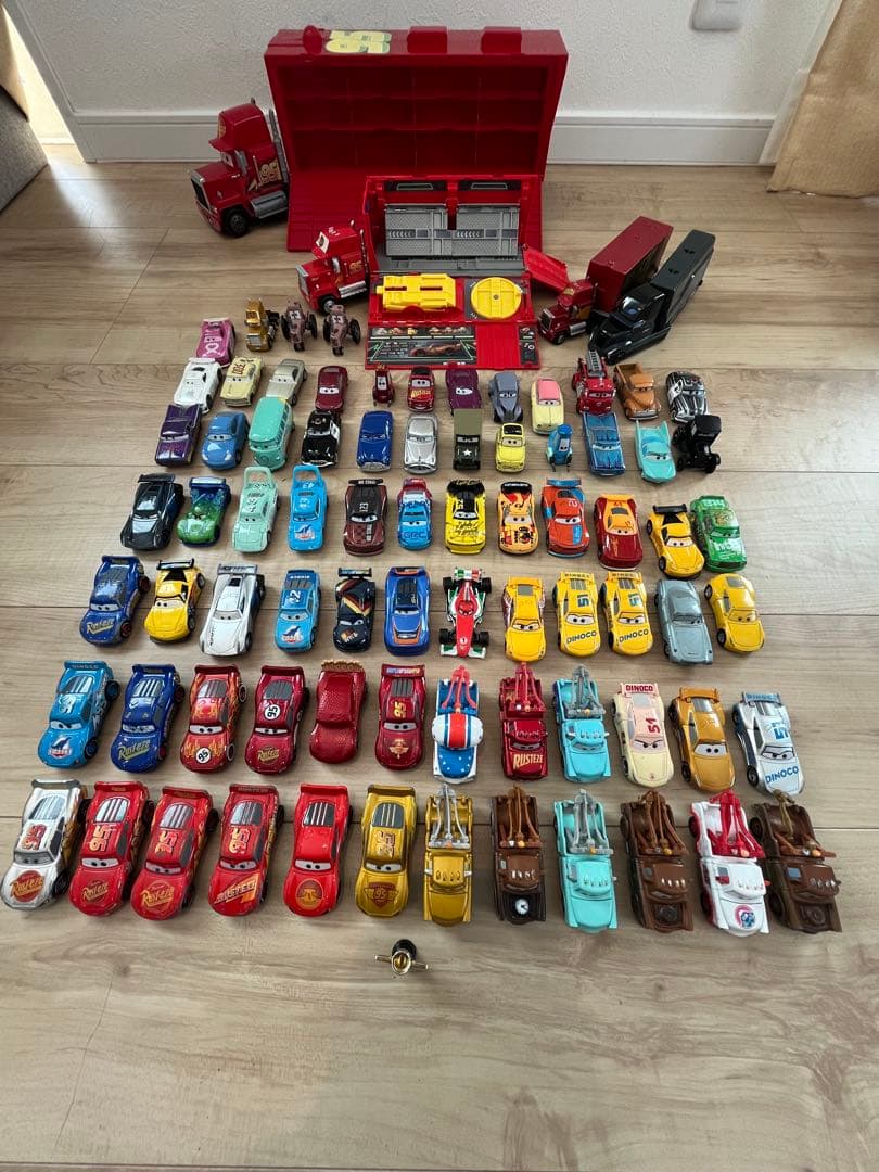 トミカ　カーズ　約60台+マック大型おもちゃ2台