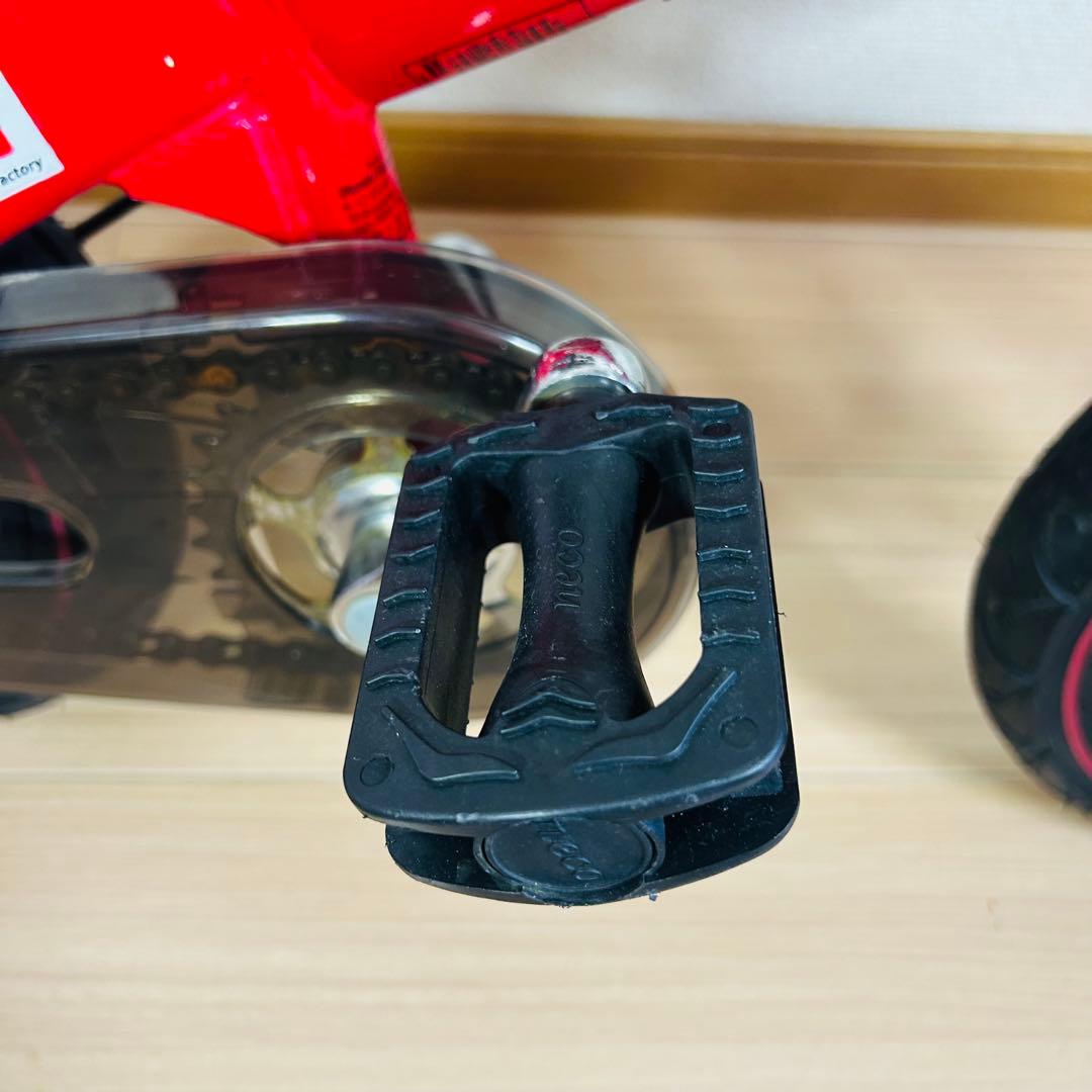 へんしんバイク12インチ レッド　赤 タイヤ溝たっぷり！