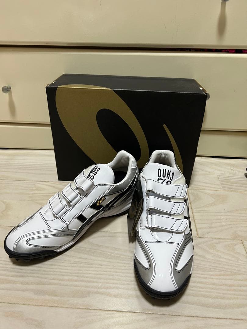 acics 大阪体育大学　アップシューズ