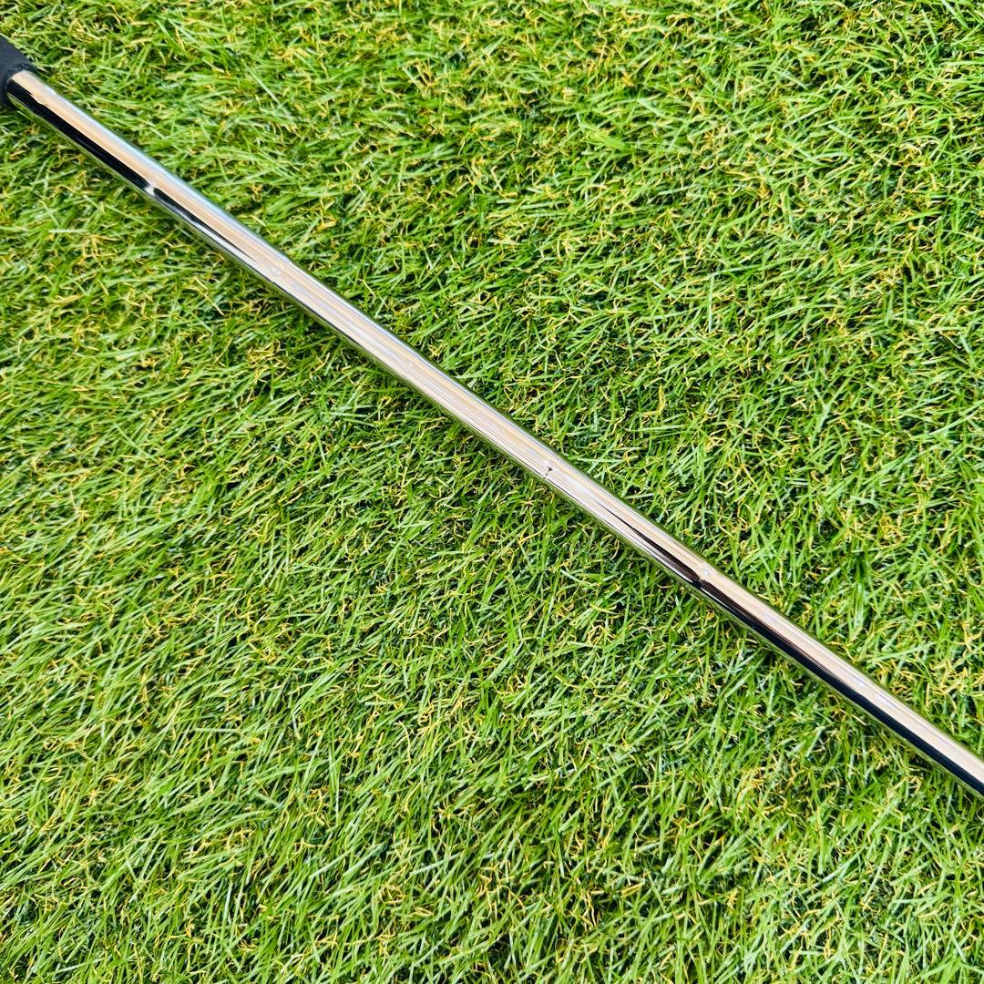 ODYSSEY WHITE ICE SABERTOOTH パター