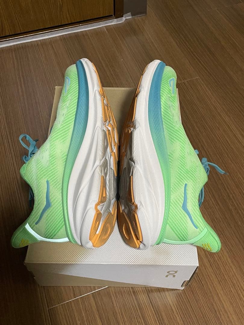 ホカオネオネ クリフトン9 26cm hoka clifton9