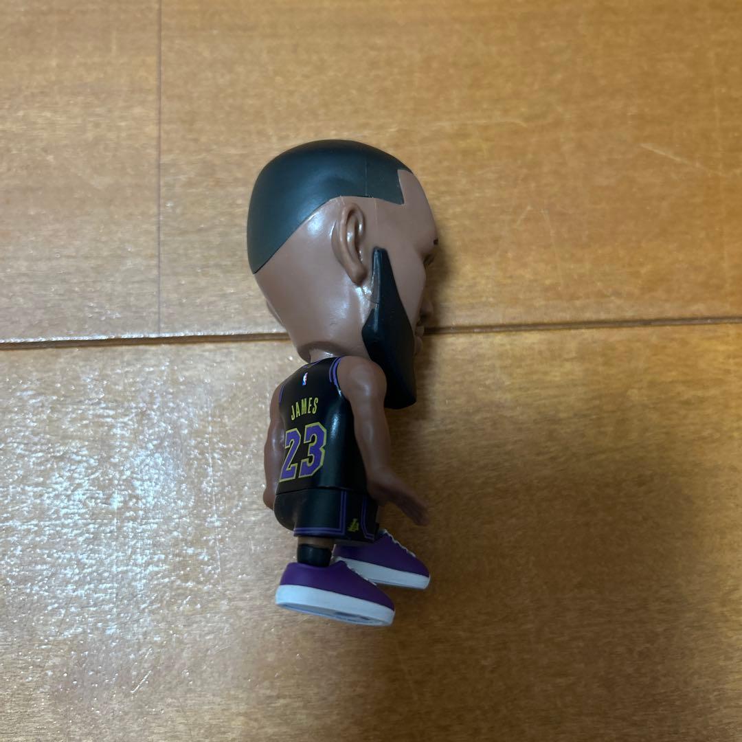 NBA Ballers フィギュア　レブロンジェームズ