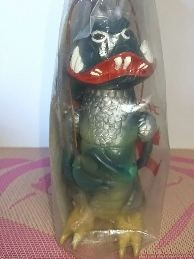 希少品　ディーラー限定　岩谷産業　インタック　ゴキブリ怪獣ゴキドン　ソフビ