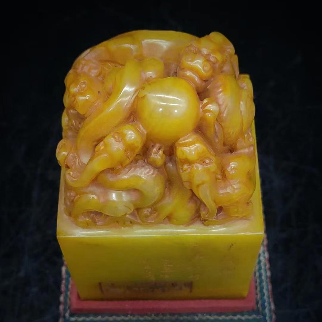 中国古美術・珍蔵木の箱付・寿山石の印鑑・元の原石・寿山石・文房具・天然石・細密彫