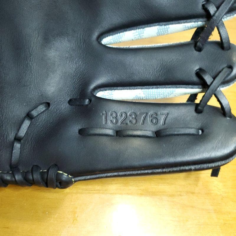 アンダーアーマー WHITE CAMO 限定モデル カモ柄 内野用 軟式グローブ