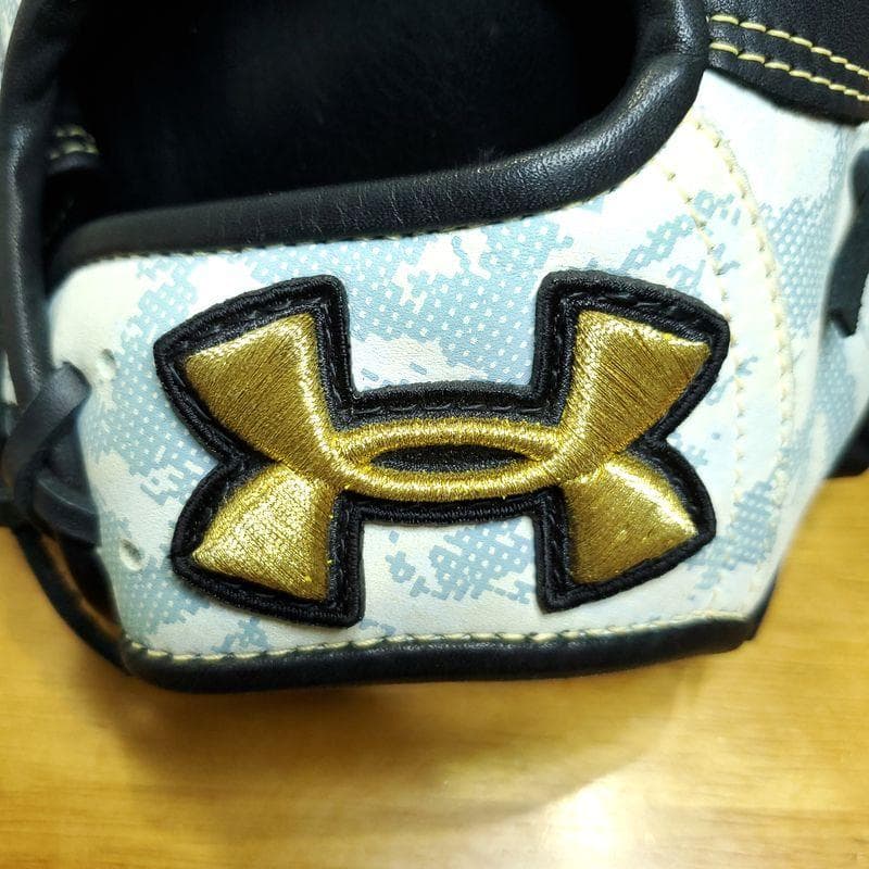アンダーアーマー WHITE CAMO 限定モデル カモ柄 内野用 軟式グローブ