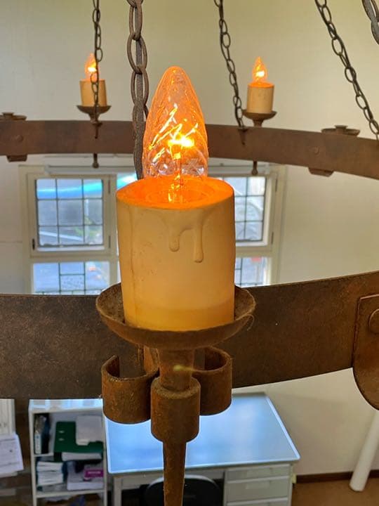 直径116cm アンティークのシャンデリア　イギリス製　特大サイズアイアン