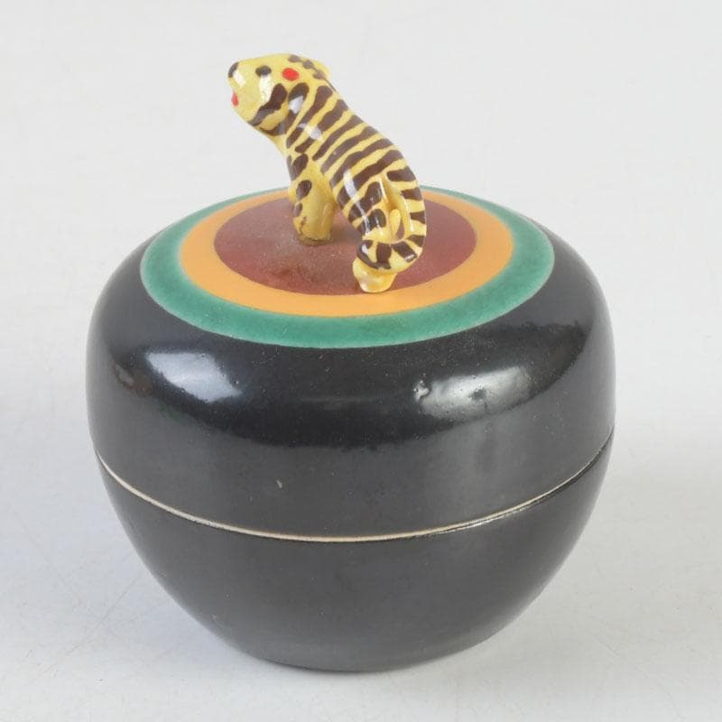 茶道具　萬古焼　加賀瑞山造　干支寅香合　共箱　V　9693