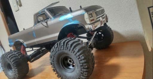 京商 1/8 マッドクラッシャー 車体